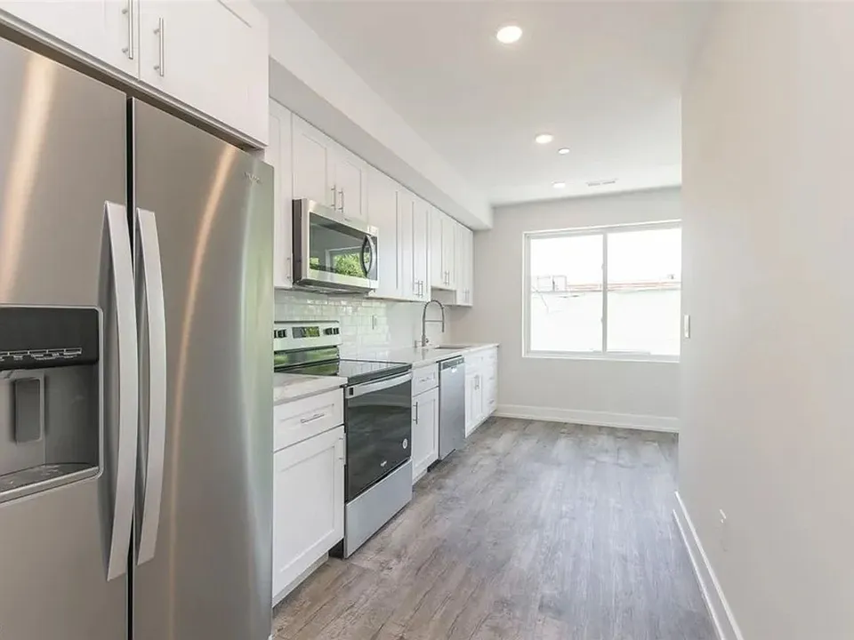 1829 E Sergeant St