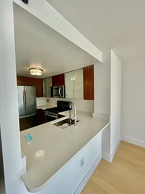 Rented by Cushman & Wakefield (Management) | media 16