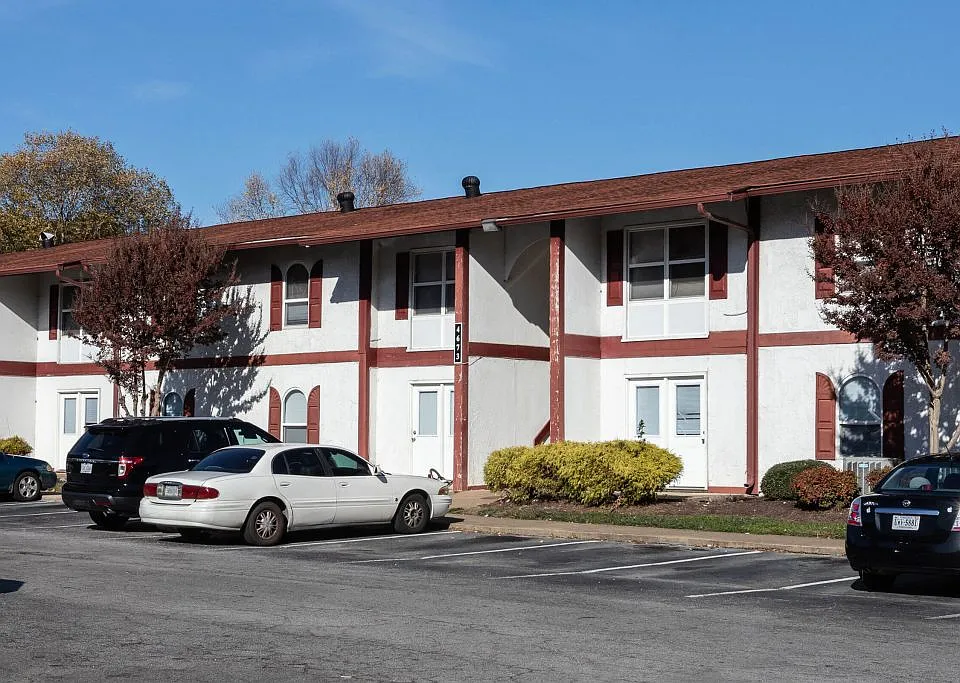 Building Photo 3