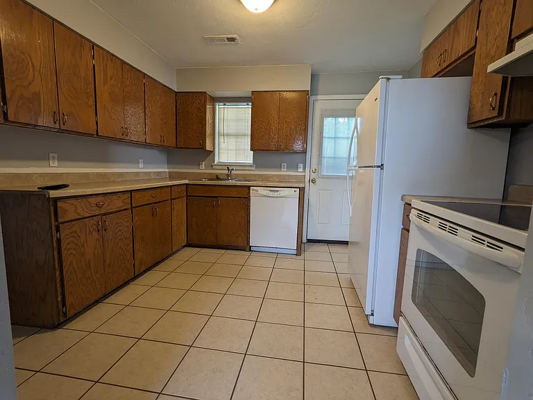 417 W Pulaski St — Photo 9
