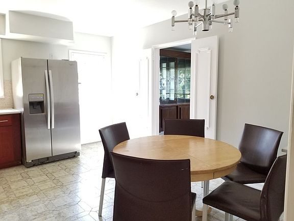 5th image of 6455 Dieterle Cres