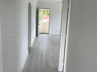 2215 NW 33rd St #2, Miami, FL 33142