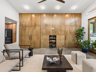 2013 Hackberry Ln, Nashville, TN, 37206