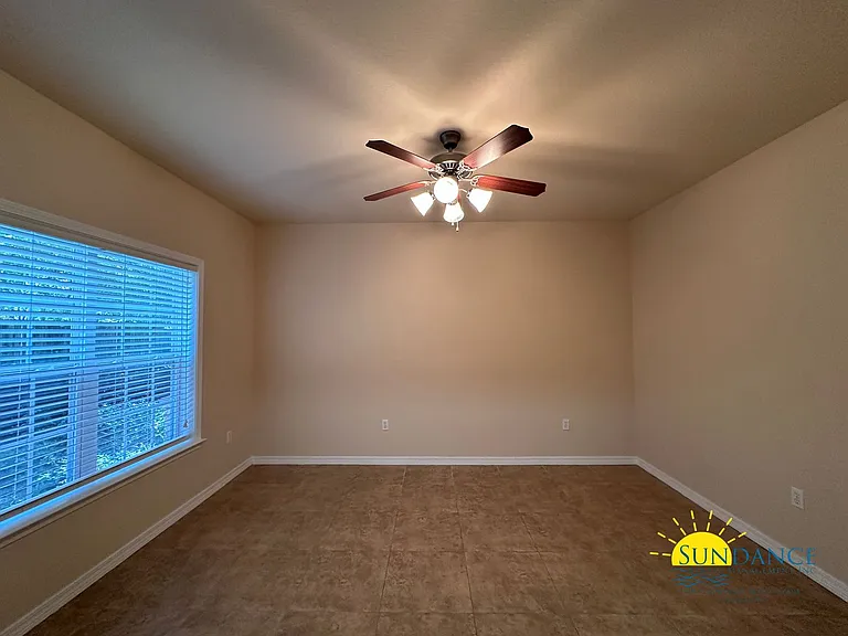 1494 Bentley Cir — Photo 17