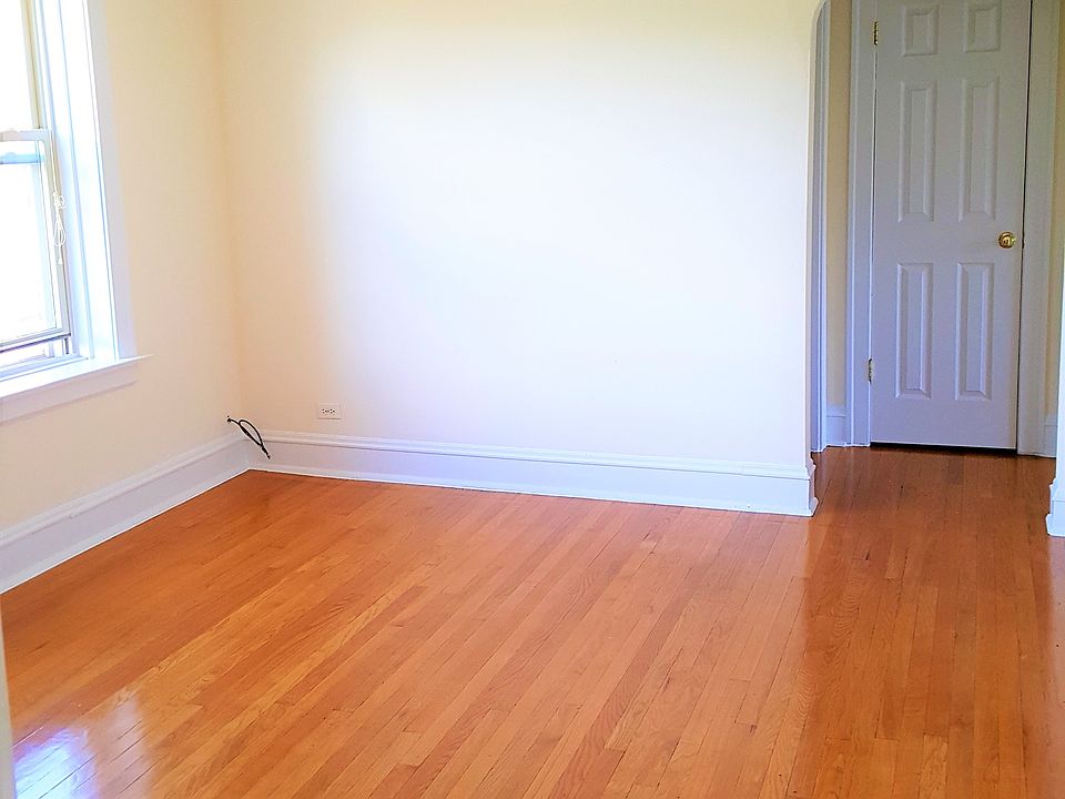 1st image of 6316 N Artesian Ave