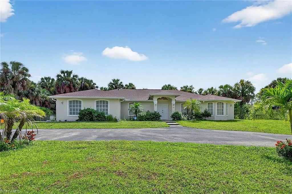 4 bed, 2.0 bath, 2179 sqft, $4,000 — Photo 2