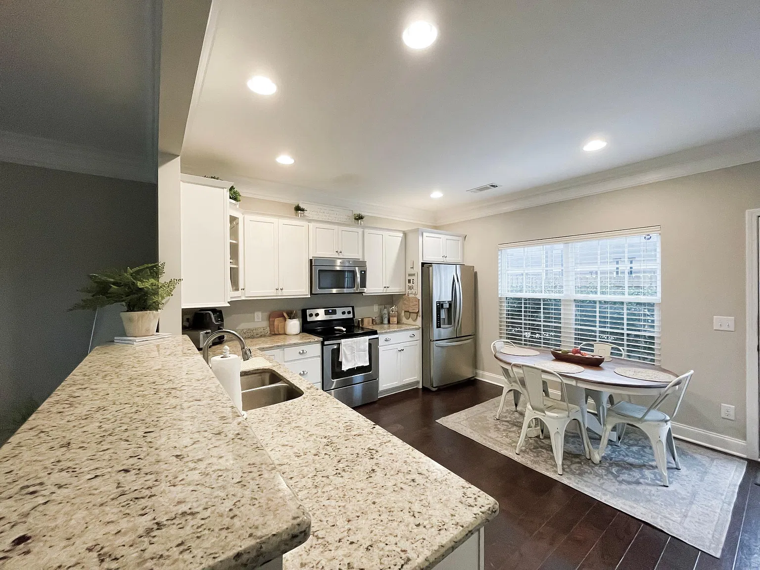 8904 Sunnyfield Way — Photo 3