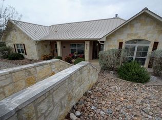 125 W Lightning Ln, Kerrville, TX 78028