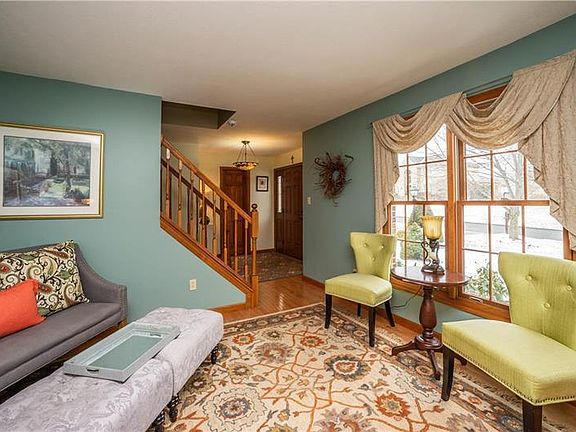 4th image of 324 Grail Hill Ct