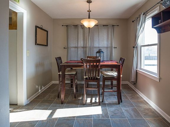 5th image of 2611 E Nora Ave