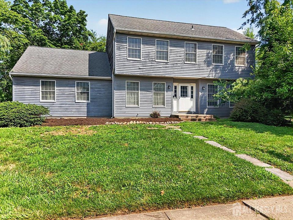 1st image of 1 Dutchess Ln
