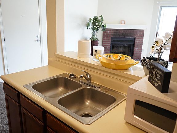 Cozy working fireplace