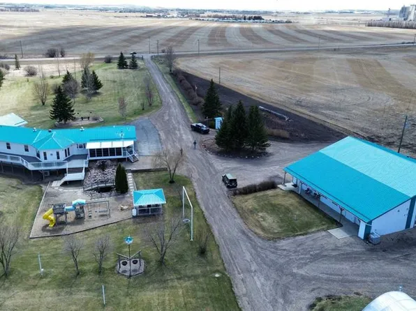 27556 S Township Road 372, Red Deer County, AB T4G 0M9
