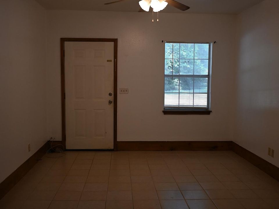 Entry into Livingroom