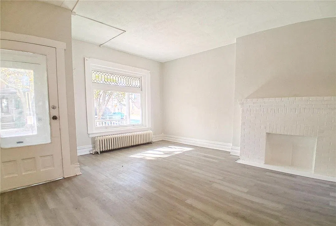 5 bed, 2088 sqft, $2,450 — Photo 4