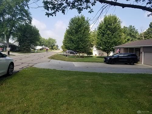 2nd image of 3638 N Lake Shore Dr
