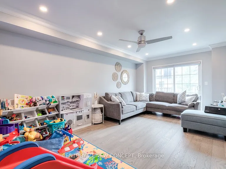 735 Sheppard Ave #33 — Photo 3