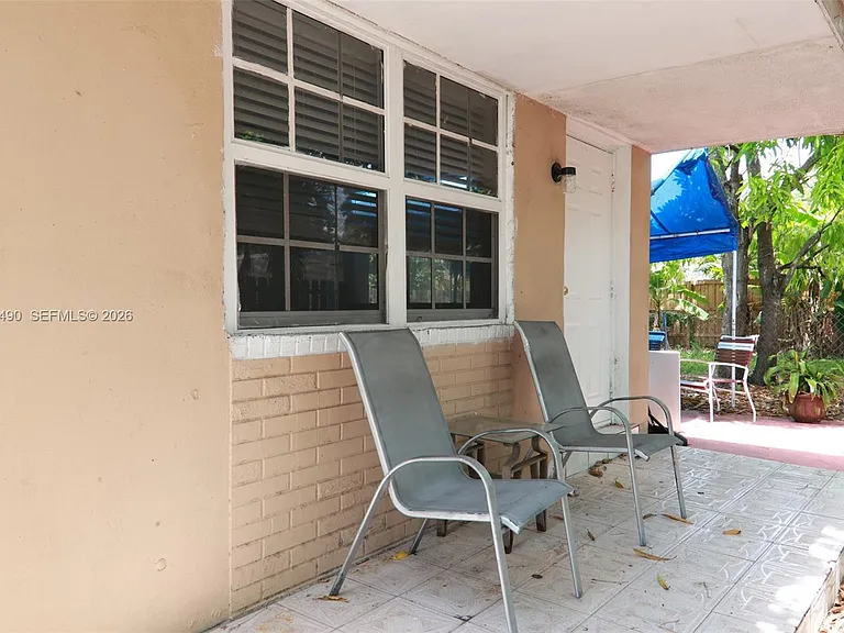 1321 N 58th Ave #1321 — Photo 4