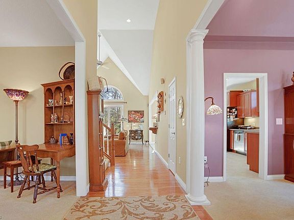4th image of 3521 Laurel Valley Dr