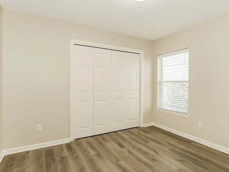 2995 Thorncrest Dr — Photo 13