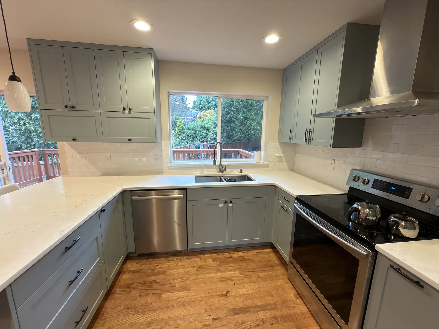 4 bed, 2.5 bath, 1970 sqft, $4,095 — Photo 2