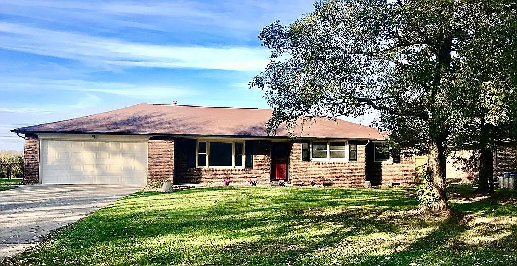 504 Stoner Dr photo 1