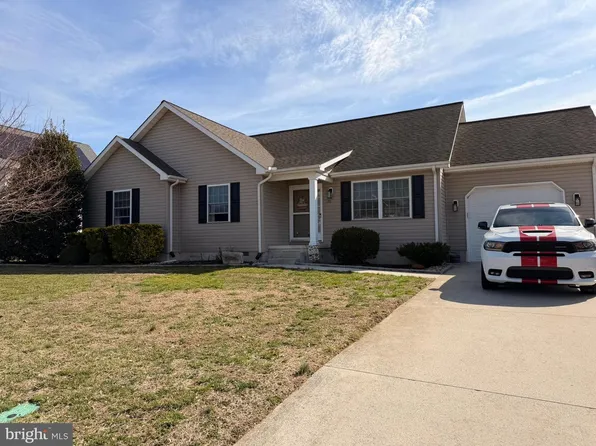 70 W Deer Trail Rd, Clayton, DE 19938