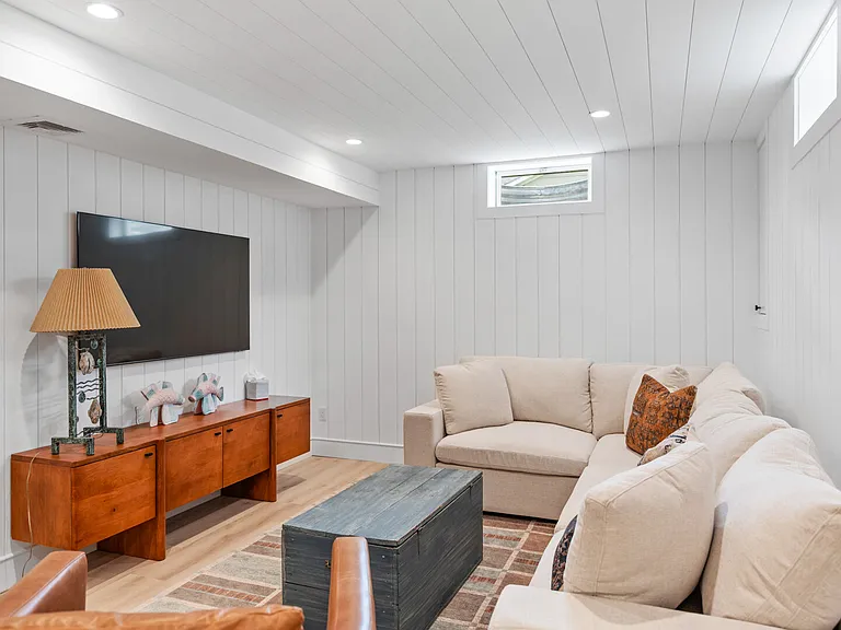 1480 Harbor Ln — Photo 35