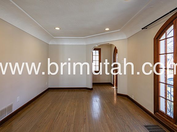 5th image of 1572 E Kensington Ave