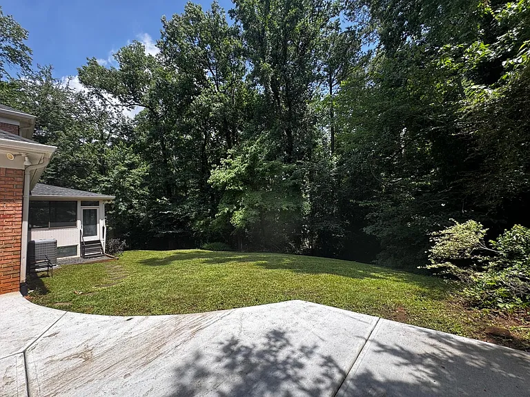 545 Coldstream Ct — Photo 16