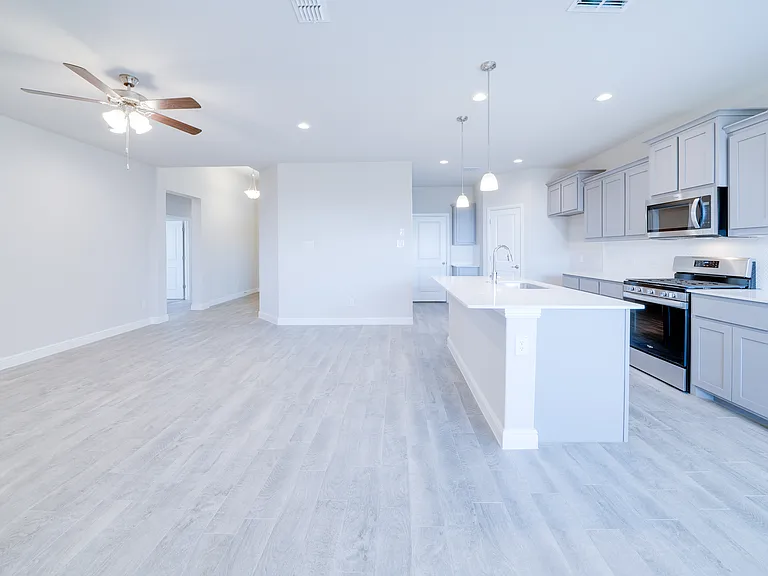 413 Roundstone Rd — Photo 4