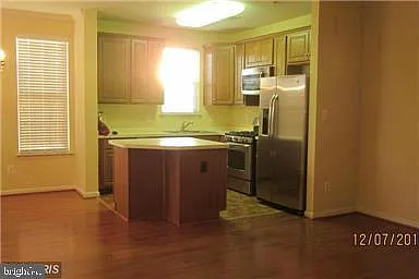 Commons On Potomac Square — Photo 3