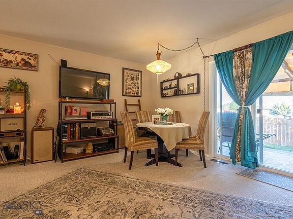 2nd image of 1308 Wineglass Ln