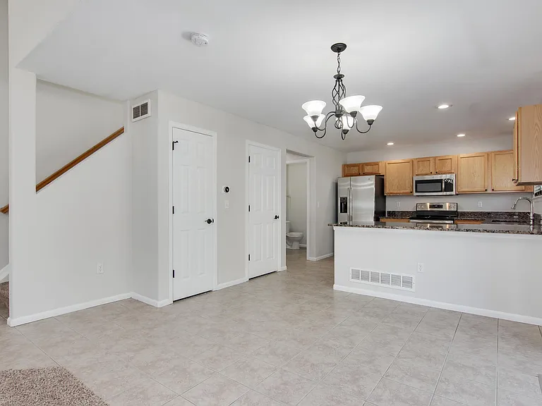 10373 Ravenswood Way — Photo 8