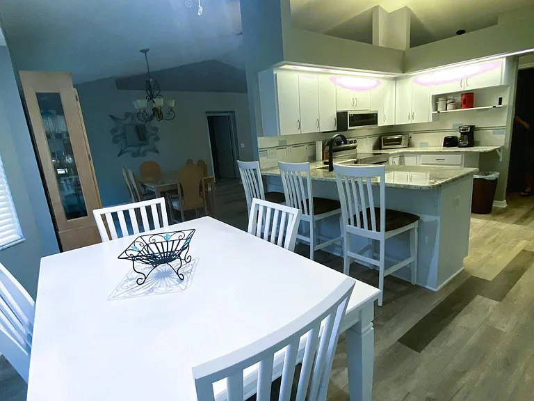 111 Lindale St — Photo 4