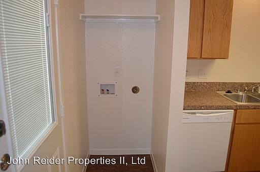 5th image of 403 S Mary Jo Dr