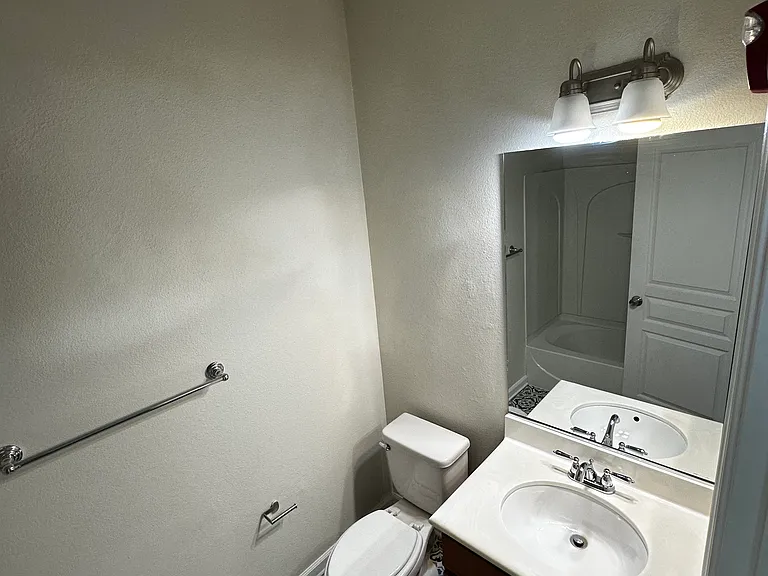25502 Huntwood Ave — Photo 32
