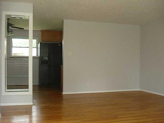 5th image of 1005 Langdale Ave