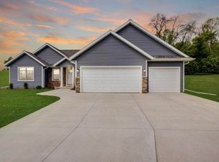 309 Coventry Cir, Johnson Creek, WI 53038