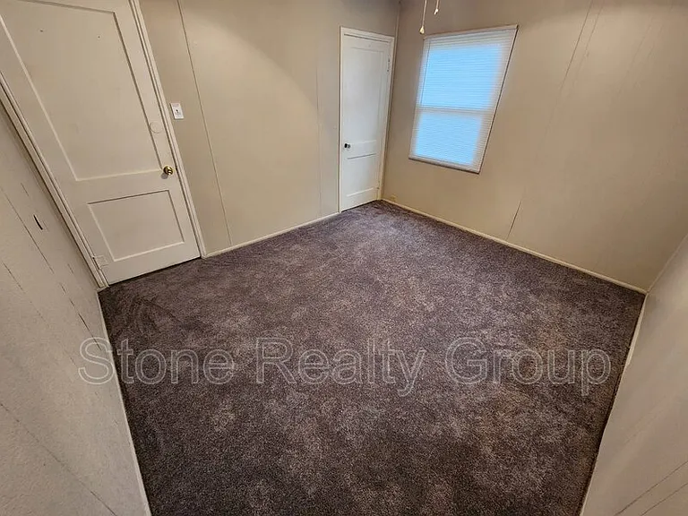 448 S 23rd St — Photo 5