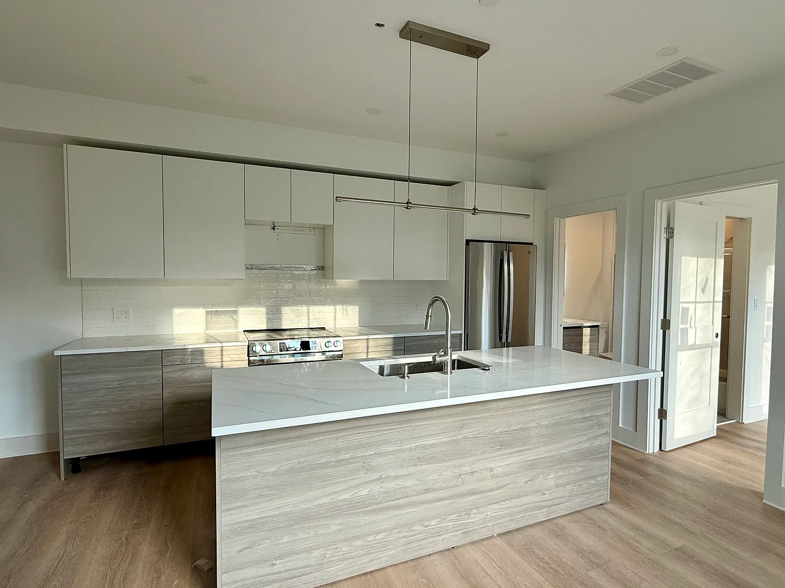 3 bed, 1800 sqft, $5,600 — Photo 3