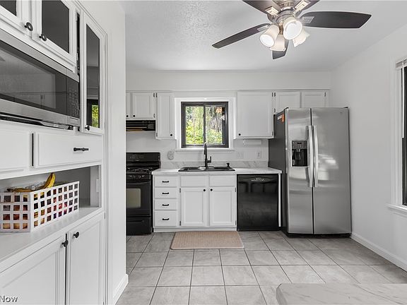 3rd image of 6295-6297 Saint Andrews Dr
