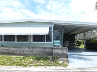 945 Strongbox Ln, N Ft Myers, FL 33917