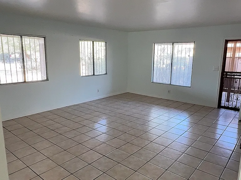 229 W Lester St #229 — Photo 8