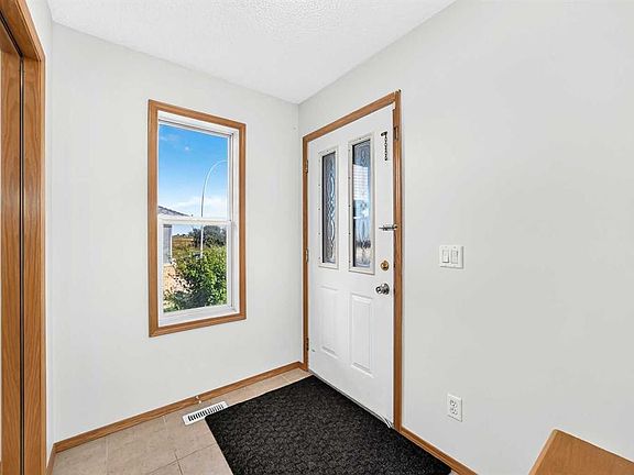 2nd image of 244 S Los Alamos Pl NE