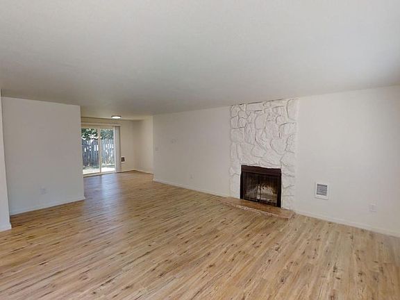2nd image of 3634 SE 108th Ave #Kar3634