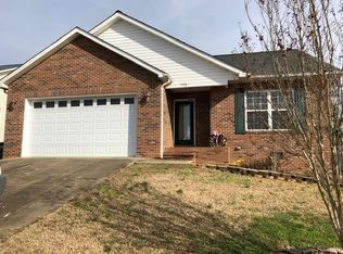 1596 Mayfair Dr, Conover, NC 28613