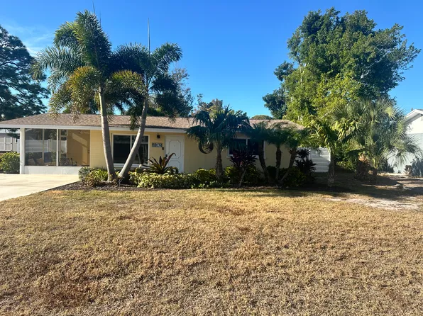 742 Golf Dr, Venice, FL 34285