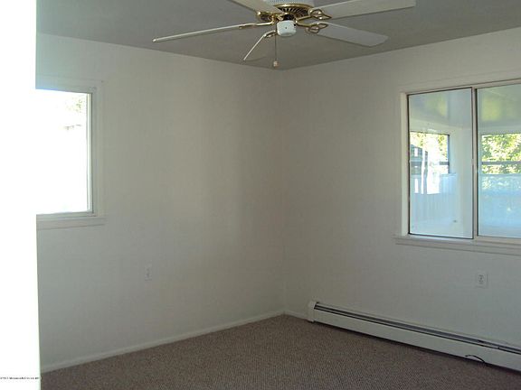 3rd image of 31 Port Royal Dr