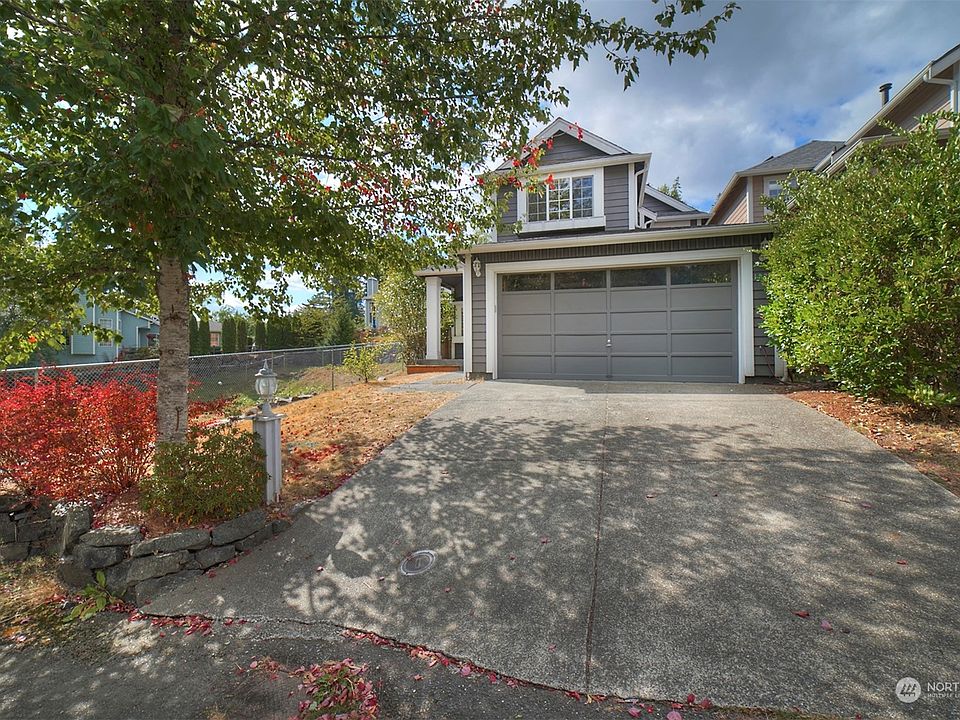 1st image of 1023 NW Gladiola Ct